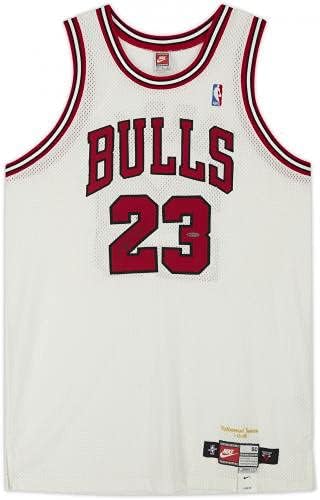 Michael Jordan Chicago Bulls Dedikált, Fehér Nike Jersey-ben Nyugdíjba vonulási Szezonban Hímzett - uda vagy - Dedikált NBA Mezek