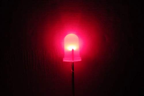 E-Projektek - B-0002-G02 Szórt Piros Lámpa, Fehér Led Lencse, 5 mm (Csomag 100)